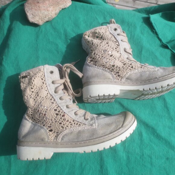 Women's Canvas Casual Boots with Crochet Side Styling Accent - Size 7. - Picture 6 of 14